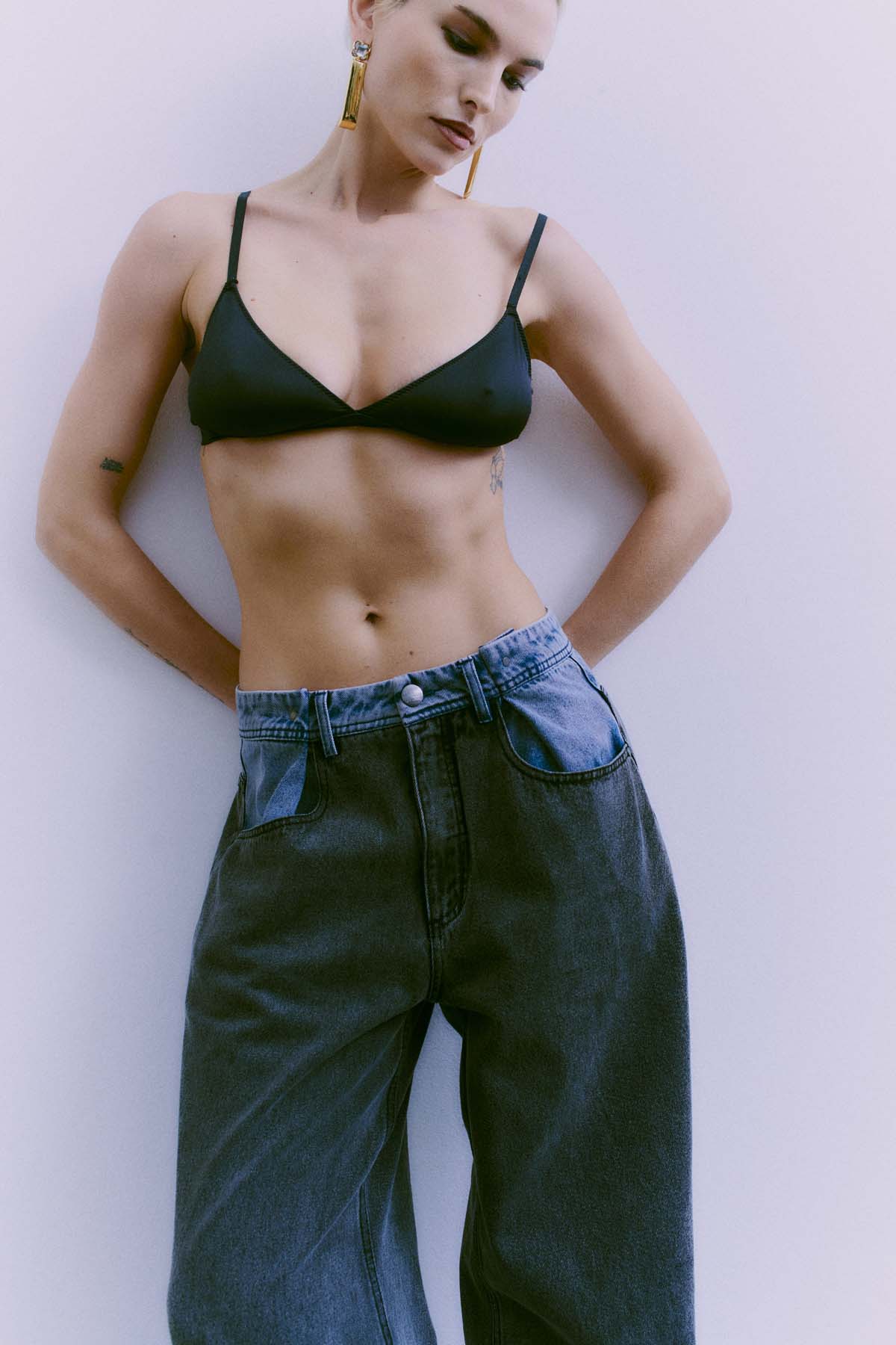 CMCHARLEE - DENIMJEANS IN SCHWARZ UND BLAU