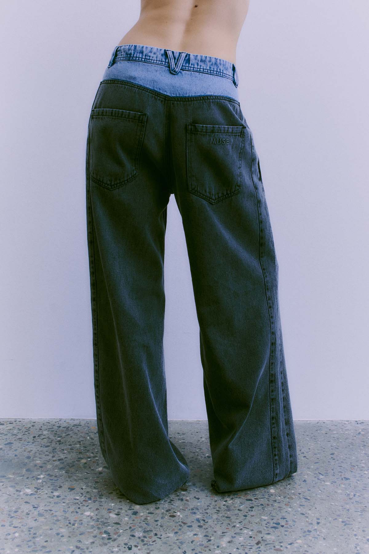 CMCHARLEE - DENIMJEANS IN SCHWARZ UND BLAU