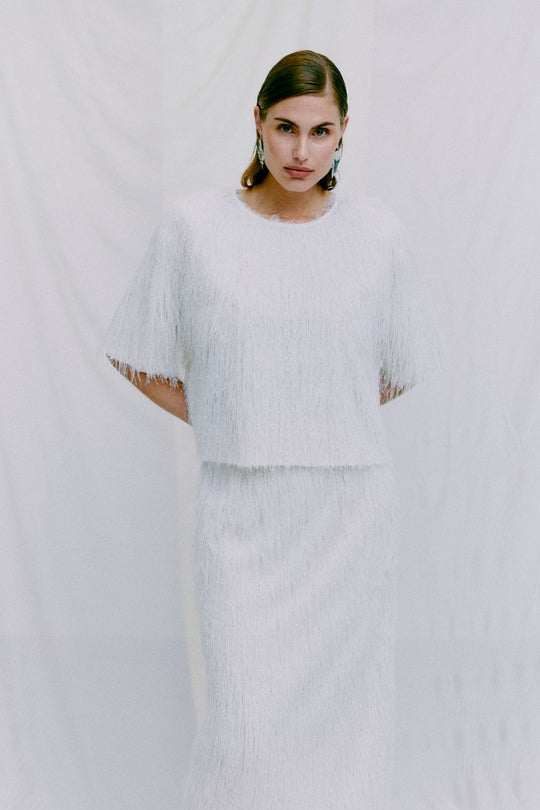 CMFALLON - T-SHIRT MIT FRANSEN IN WOLLWEISS