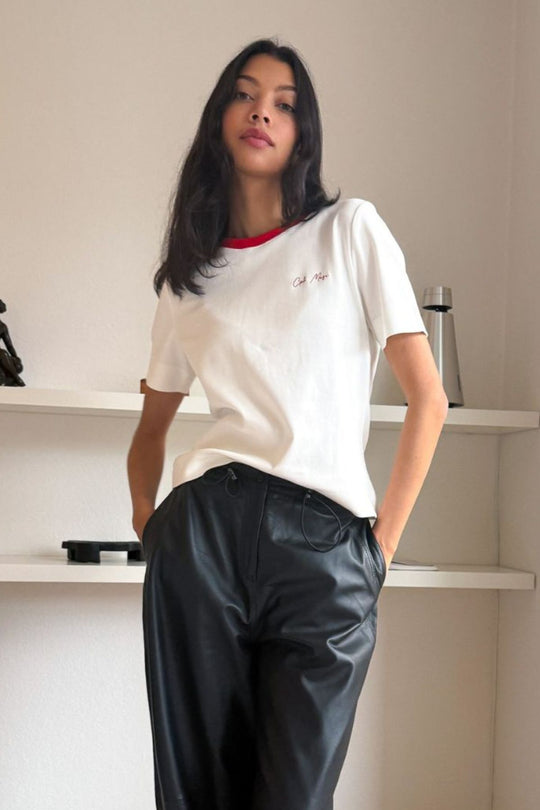 CMMUSE – SCHMAL GESCHNITTENES T-SHIRT IN WOLLWEISS