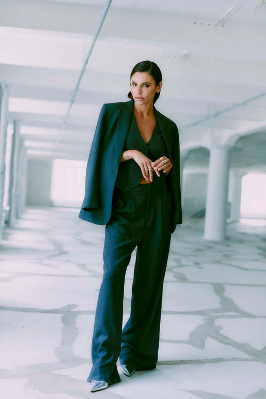 CMTAILOR – HOCHGESCHNITTENE HOSE MIT WEITEM BEIN IN GRAU