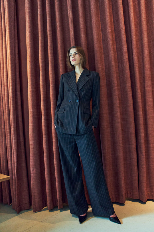 CMTAILOR – HOCH TAILLIERTE HOSE IN SCHWARZ UND  ROT