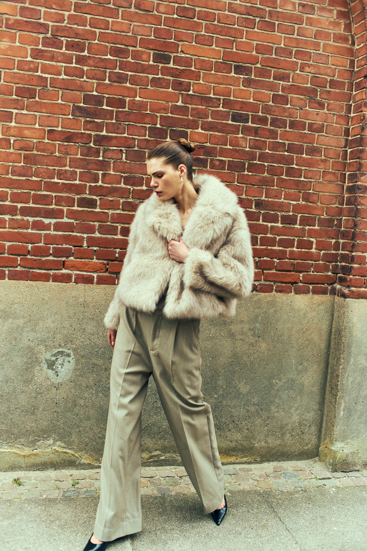 CMPLUSHY – KUNSTFELLJACKE IN BEIGE