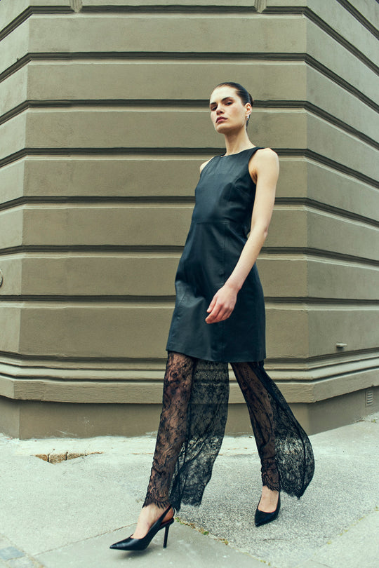 CMLEA – SPITZENHOSE IN SCHWARZ