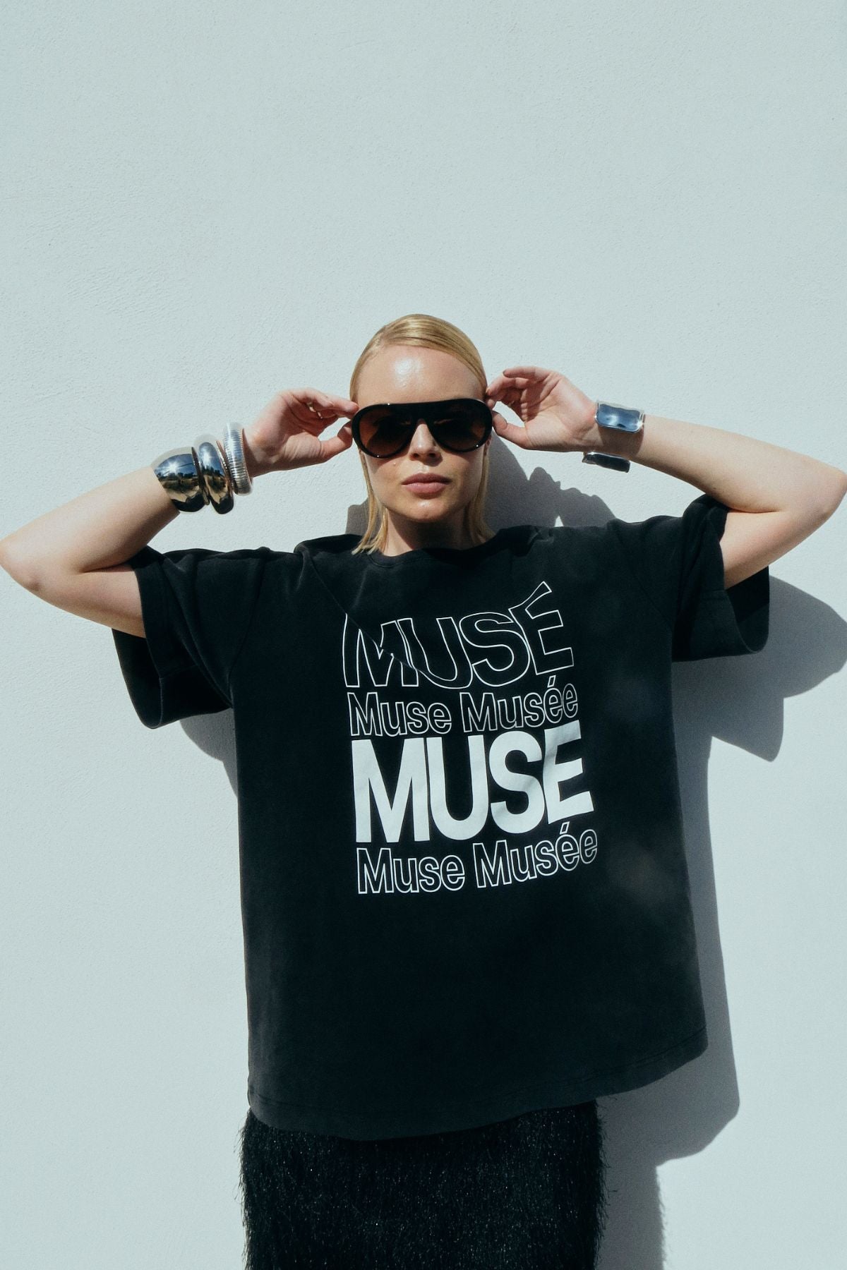CMMUSE - T-SHIRT IN SCHWARZ