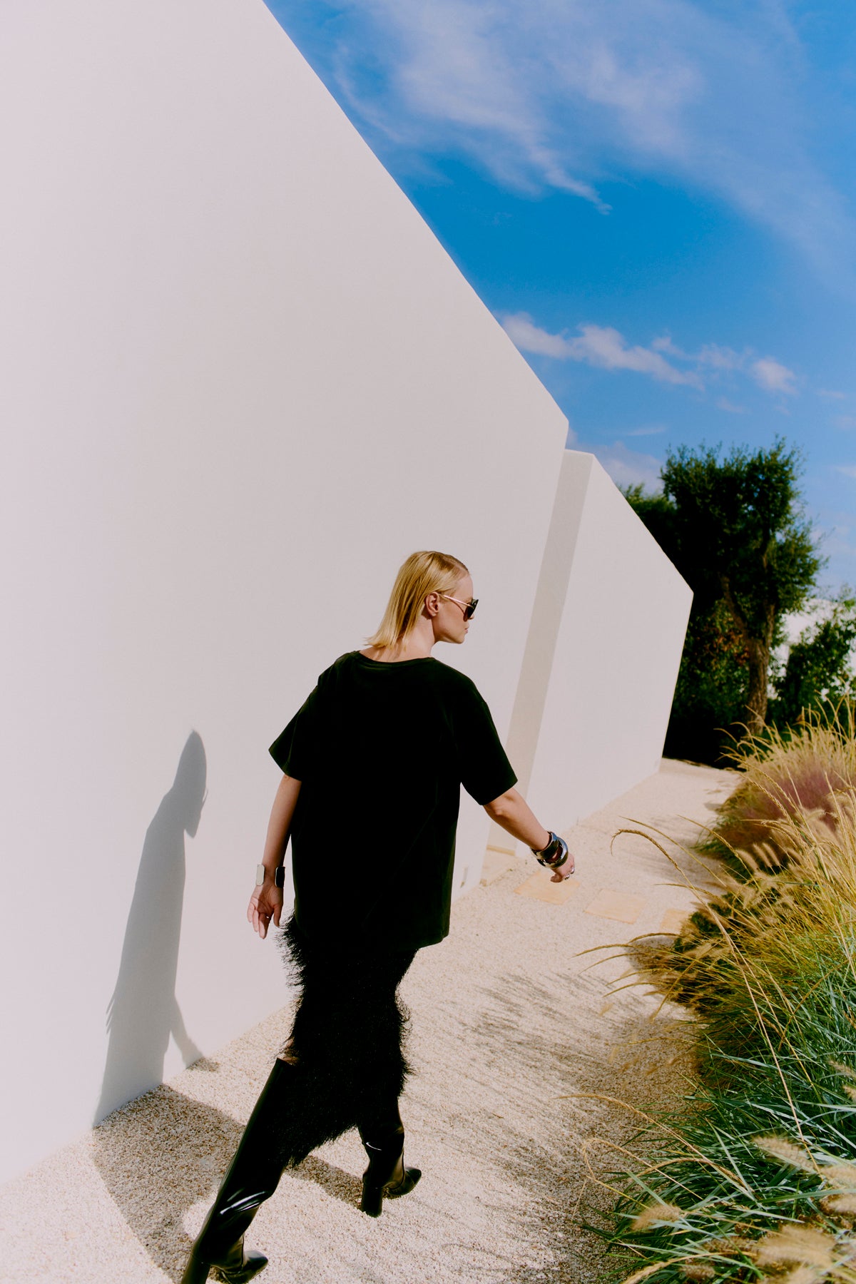 CMMUSE - T-SHIRT IN SCHWARZ