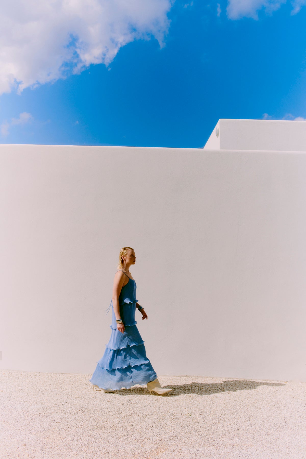 CMKIRA - PLISSIERTES KLEID IN BLAU