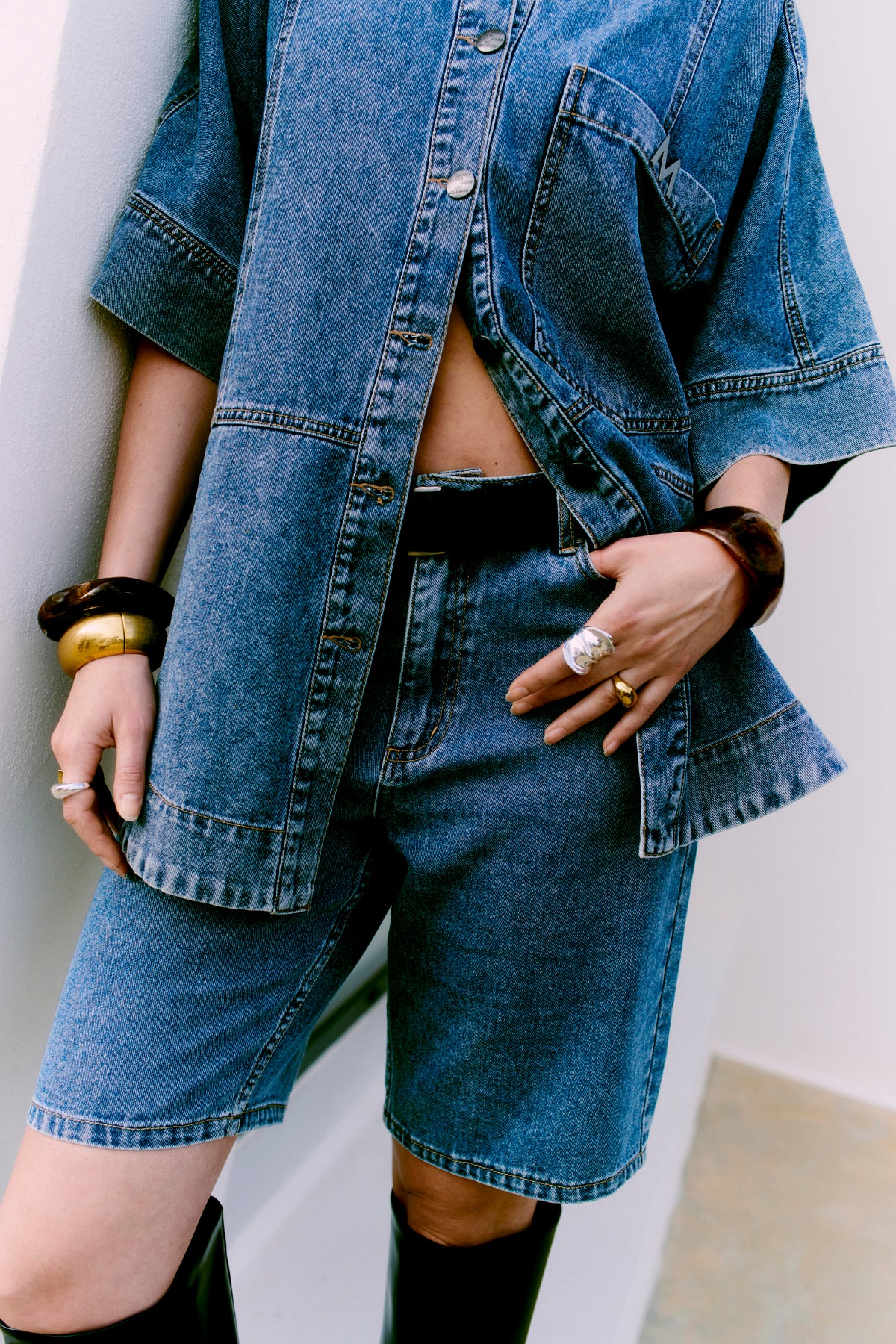 CMJEYCCE - DENIM SHORTS IN BLAU