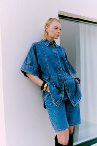 CMJEYCCE - DENIM SHORTS IN BLAU