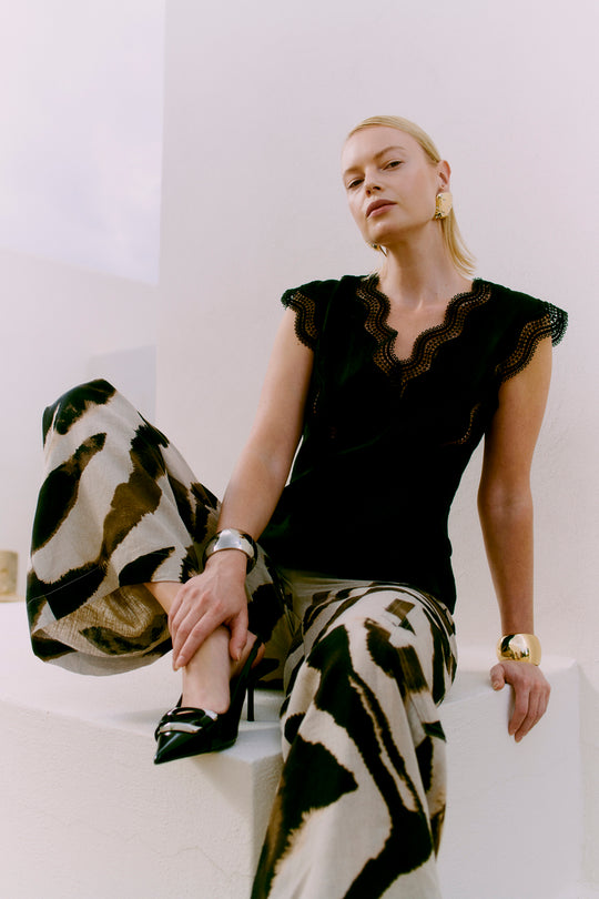 CMNATULI - TOP IN SCHWARZ