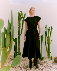 CMCRIPS - KLEID MIT SMOCK IN SCHWARZ