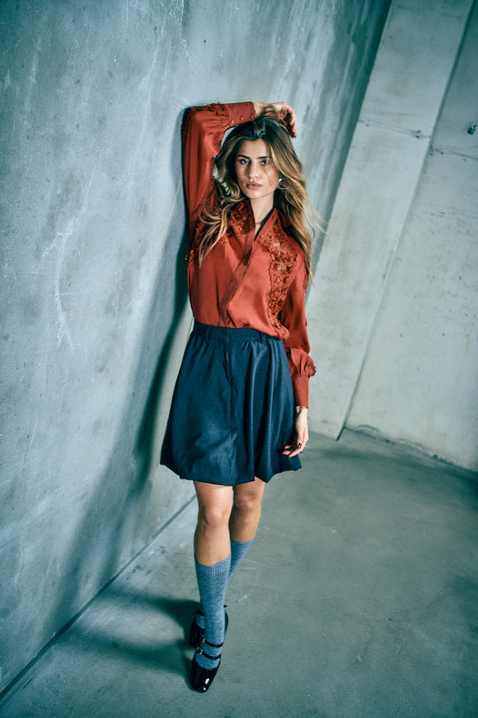 CMMOLLY – HEMD MIT SPITZE IN ROT