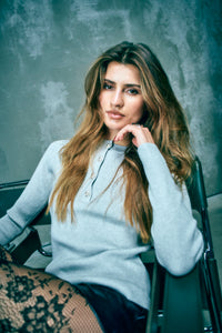 CMVERA – PULLOVER MIT KNÖPFEN IN GRAU