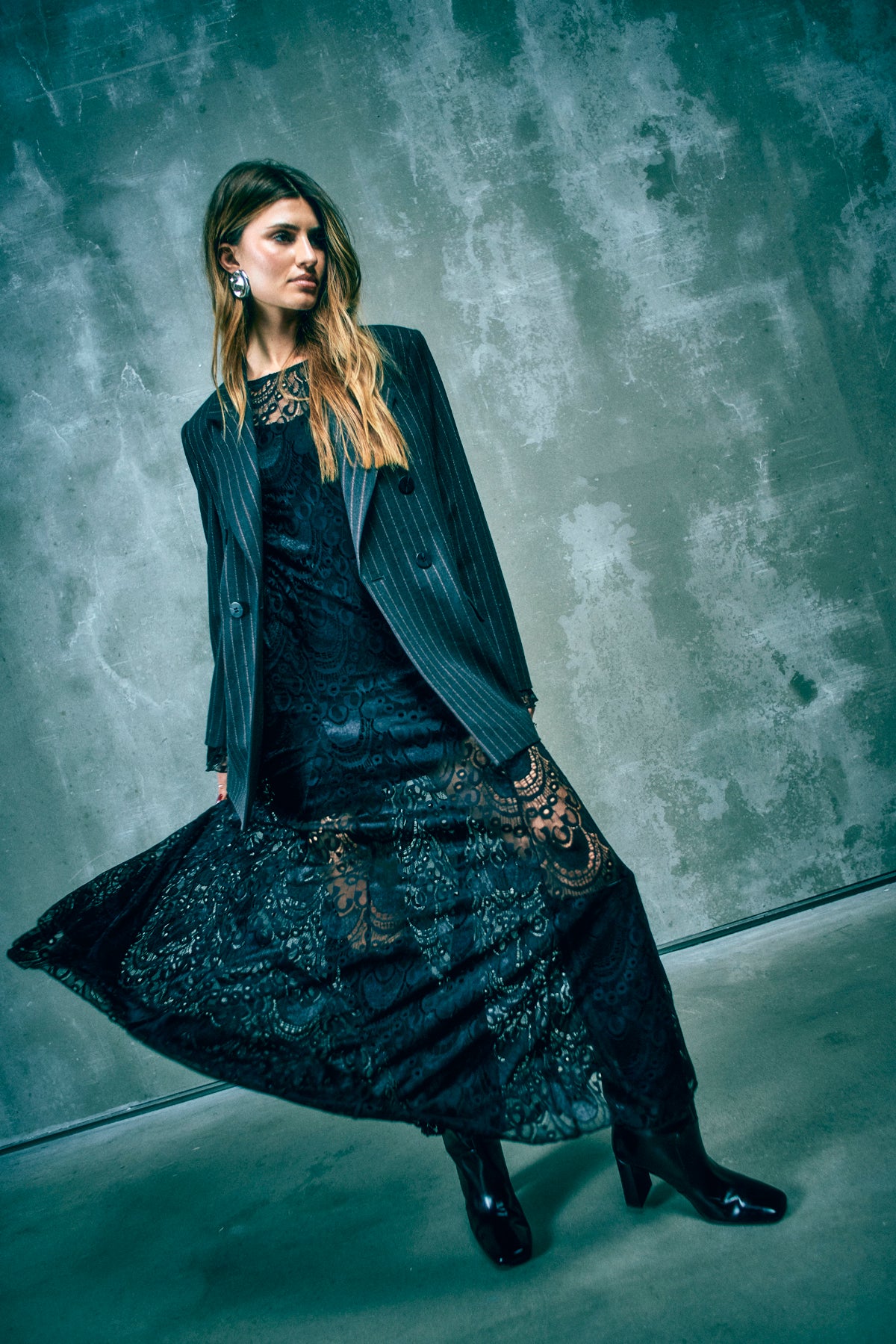 CMLACIE – KLEID MIT SPITZE IN SCHWARZ