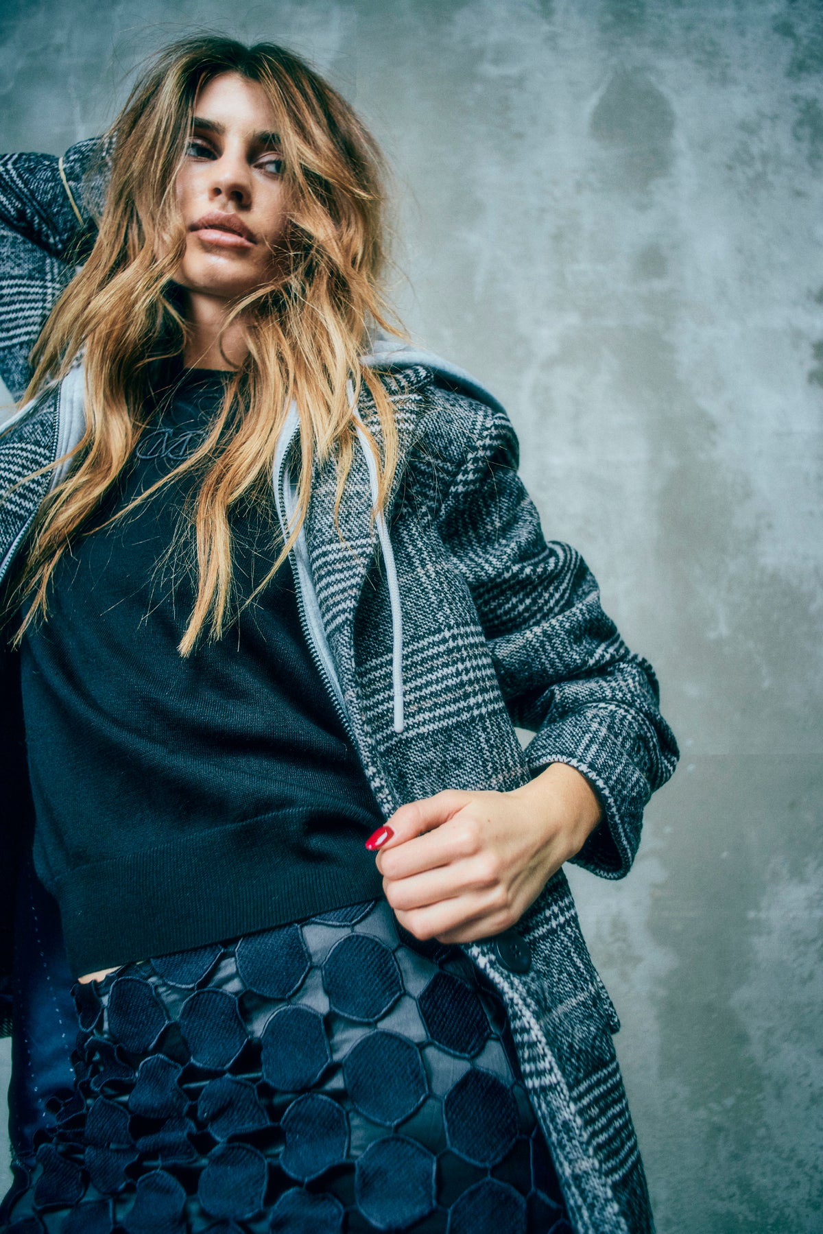 CMHOODIE – JACKE MIT ABNEHMBARER KAPUZE IN SCHWARZ UND WOLLWEISS