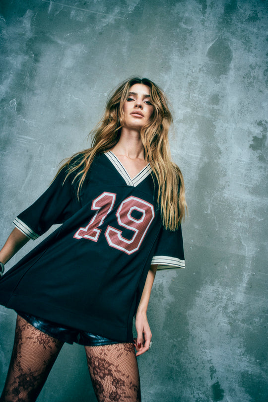 CMADIA – OVERSIZE-T-SHIRT MIT PRINT IN SCHWARZ