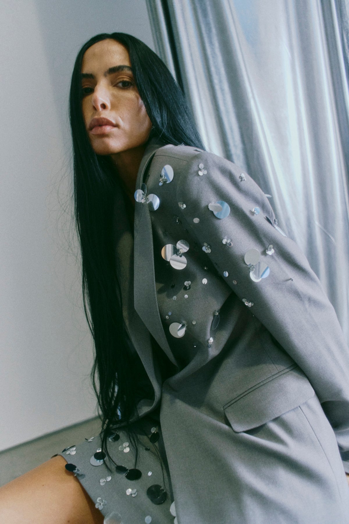 CMTAILOR – BLAZER MIT PAILLETTEN UND PERLEN IN GRAU