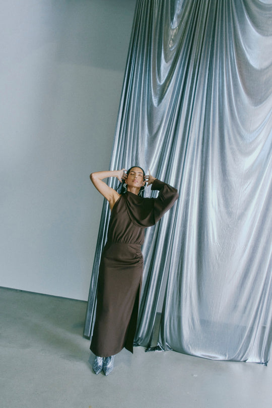 CMSANA – KLEID MIT BALLONÄRMELN IN BRAUN