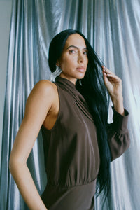 CMSANA – KLEID MIT BALLONÄRMELN IN BRAUN