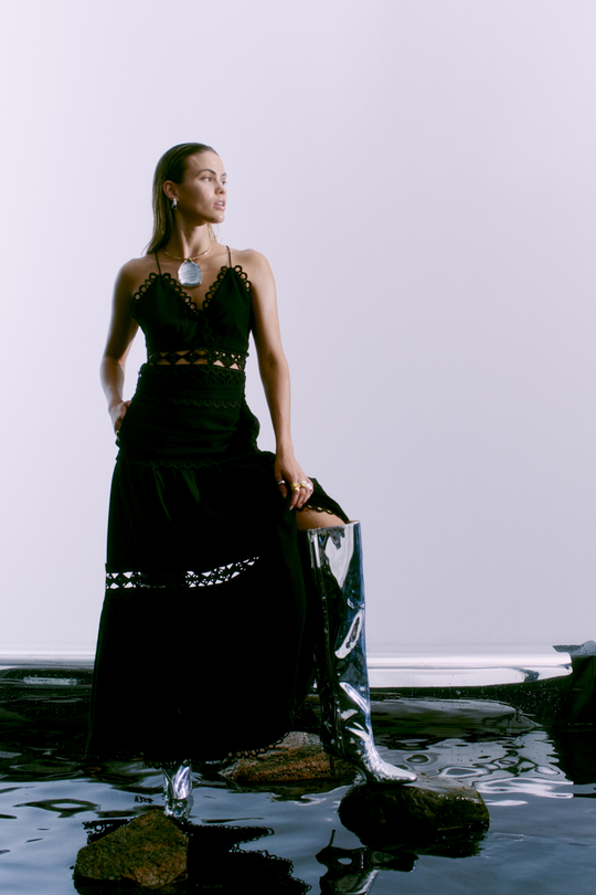 CMASLEAH – ROCK MIT CUT-AND-SEW-SPITZE IN SCHWARZ