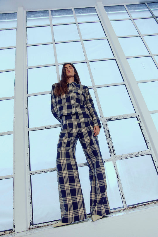 CMATALIE – KARO-HOSE IN WEISS UND BLAU