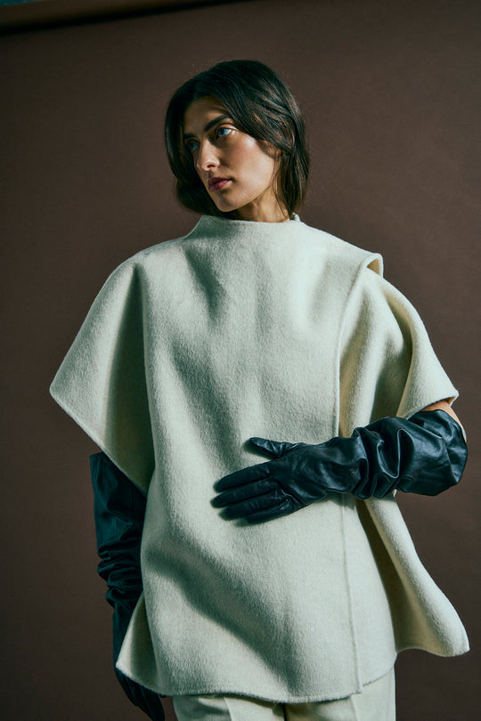 CMWOON – ÜBERGRÖSSIGES CAPE IN BEIGE