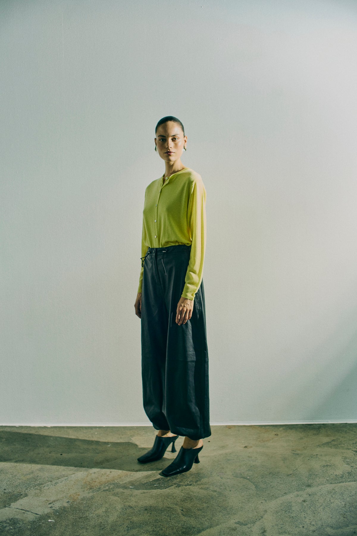 CMROYAL – LAMMFELLHOSE IN SCHWARZ