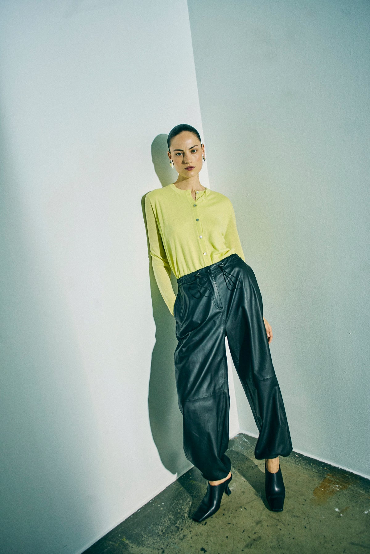 CMROYAL – LAMMFELLHOSE IN SCHWARZ