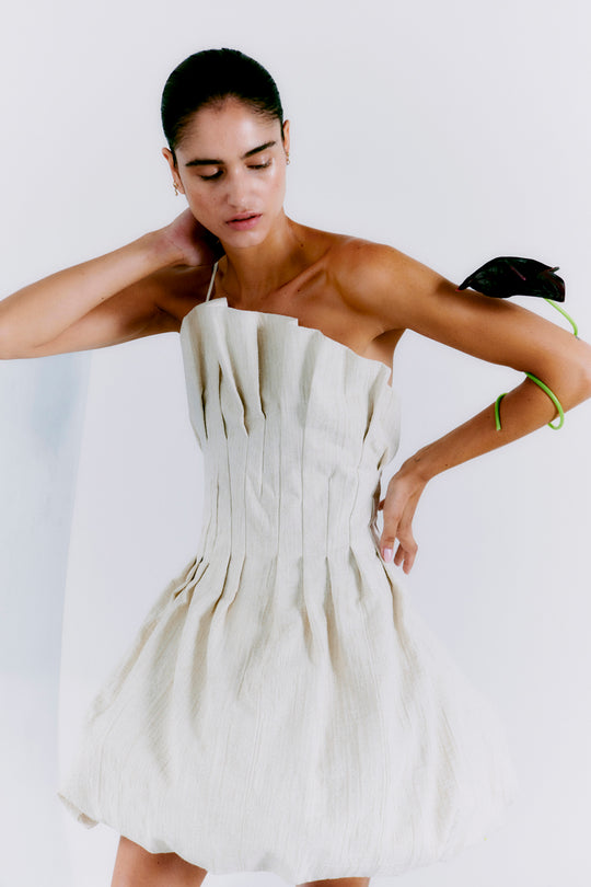 CMBRINDA - KURZES KLEID MIT BALLONEFFEKT IN WOLLWEISS