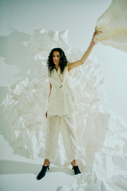 CMBLOOMIE – HOSE MIT STICKEREI IN BEIGE