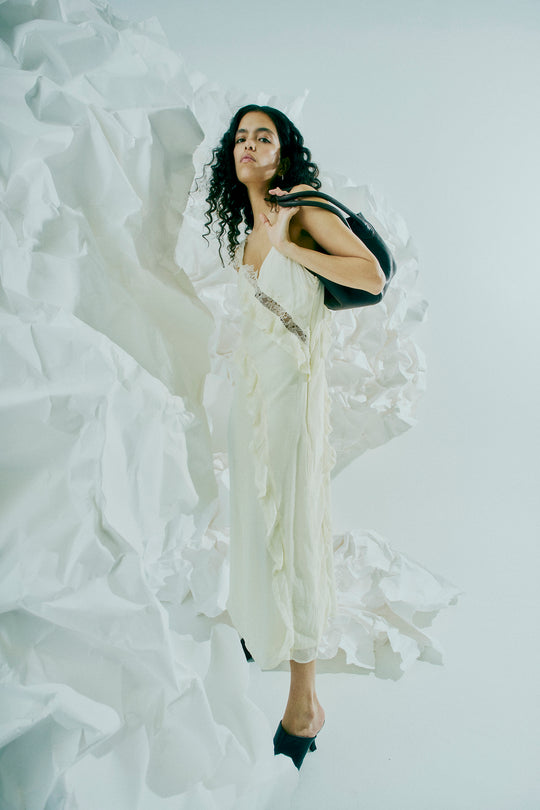 CMNORMA – KLEID MIT SPITZENDETAILS IN GELB