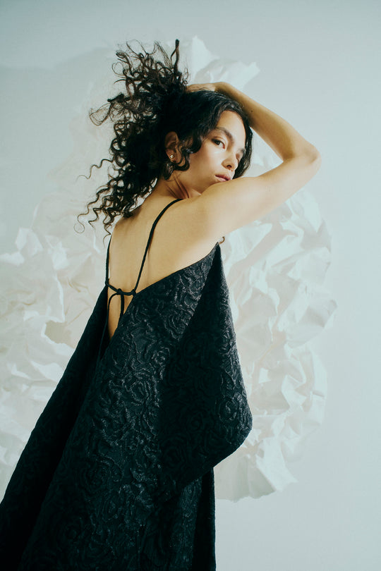 CMROSIE – TOP MIT OFFENEM RÜCKEN IN SCHWARZ