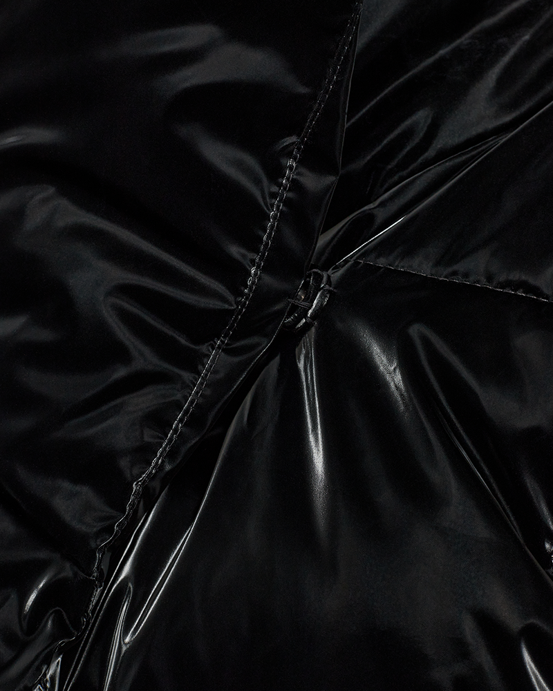 CMTICCO - DAUNENSTEPPJACKE IN SCHWARZ