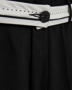 CMTAILOR - HOSE MIT NIEDRIGER TAILLE UND GÜRTEL IN SCHWARZ