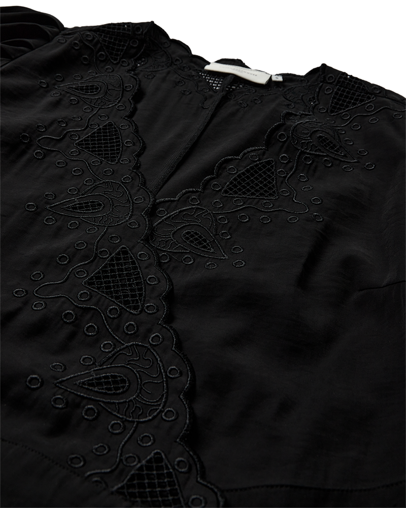 CMMADELYN - KLEID MIT PEEKABOO-SPITZEN IN SCHWARZ