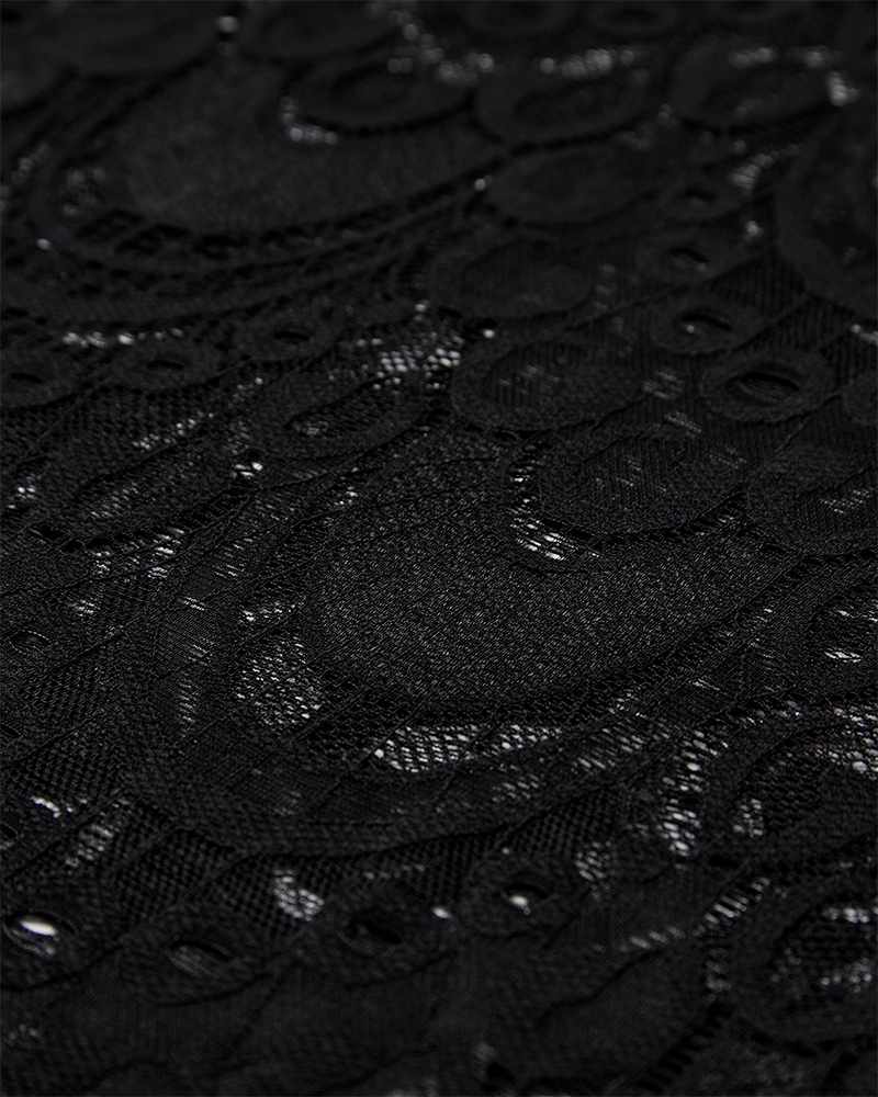 CMLACIE – BLUSE MIT SPITZE IN SCHWARZ