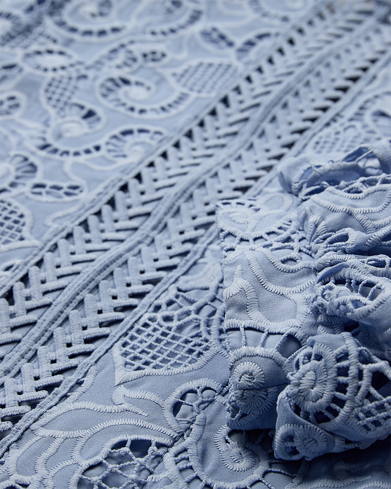 CMLANLY - BLUSE MIT SPITZE IN BLAU