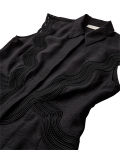 CMCOLE - FIGURBETONTES KLEID MIT CUTOUT-SPITZE IN SCHWARZ