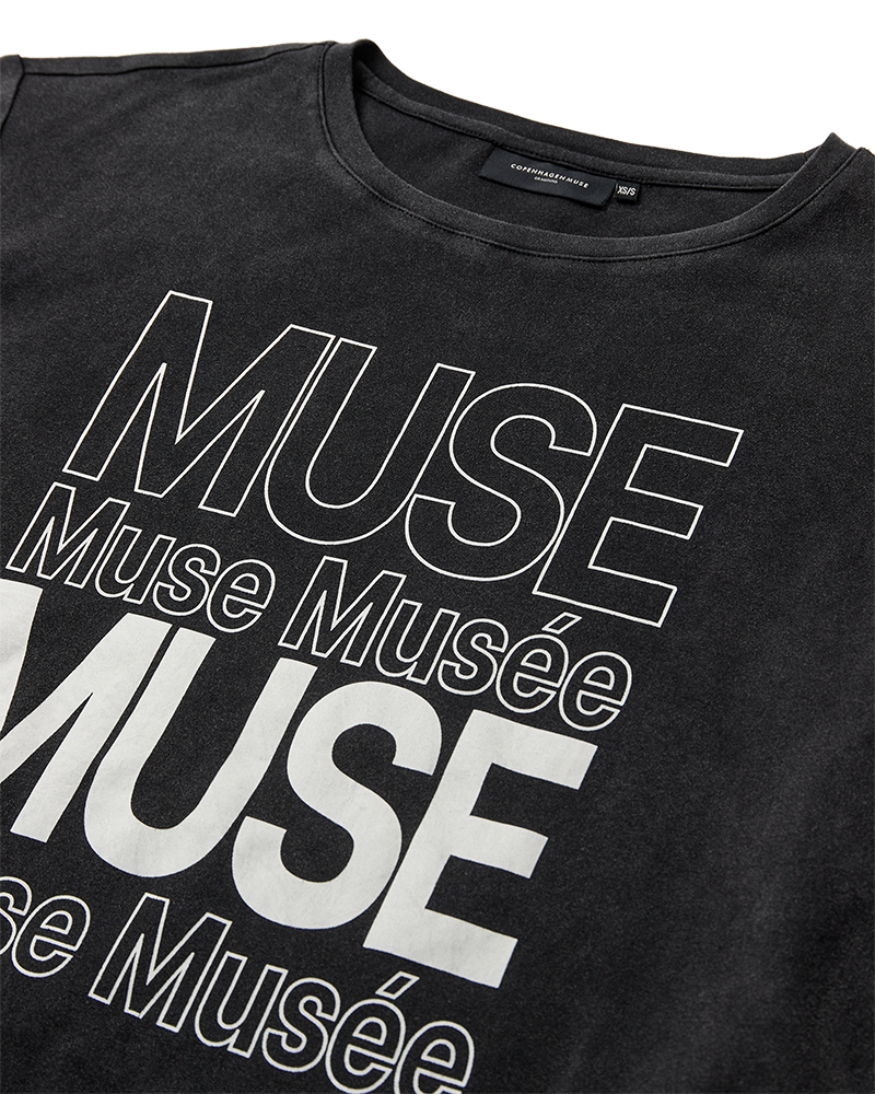 CMMUSE - T-SHIRT IN SCHWARZ