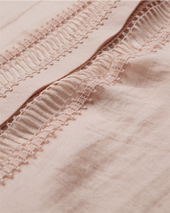 CMMOLLY - HEMD MIT CUT-AND-SEW SPITZE IN PUDER