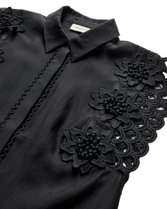 CMMOLLY - HEMD MIT SPITZE UND HANDGENÄHTEN BLUMEN IN SCHWARZ