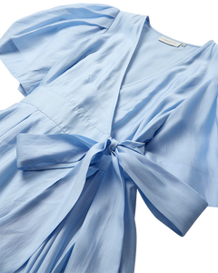 CMMOLLY – WICKELKLEID MIT PUFFÄRMELN IN BLAU