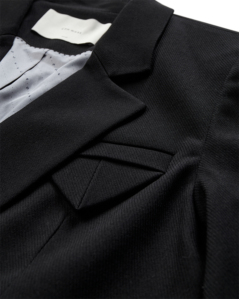CMTAILOR – KURZER BLAZER IN SCHWARZ