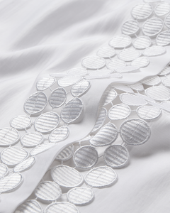 CMMOLLY – HEMD MIT CUT-AND-SEW-SPITZE IN WEISS