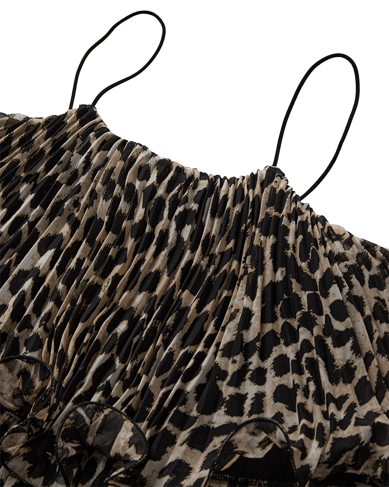 CMKIRA – PLISSIERTES KLEID MIT RÜSCHEN IN LEOPARD
