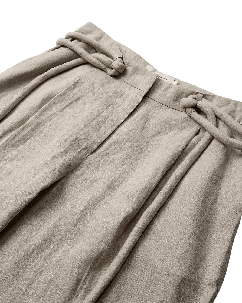 CMNATULI – HOSE MIT KORDELDETAILS IN BEIGE