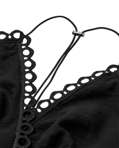 CMASLEAH – TOP MIT CUT-AND-SEW-SPITZE IN SCHWARZ