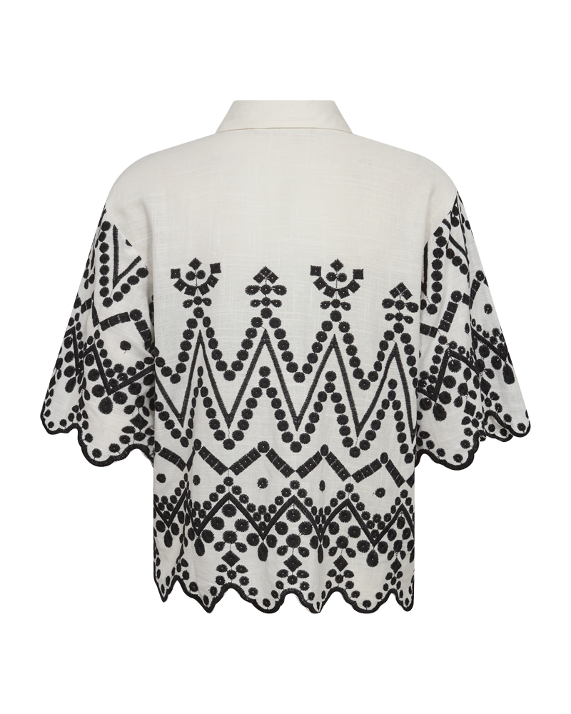 CMEMBROIDERY – HEMD MIT ALLOVER-STICKEREI IN WEISS UND SCHWARZ,WOLLWEISS