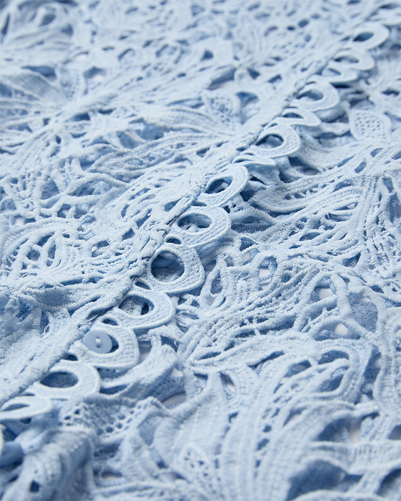 CMMALUKY – HEMD MIT ALLOVER-SPITZE IN BLAU