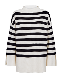 CMCOLIN – GERIPPTER PULLOVER IN WOLLWEISS UND SCHWARZ
